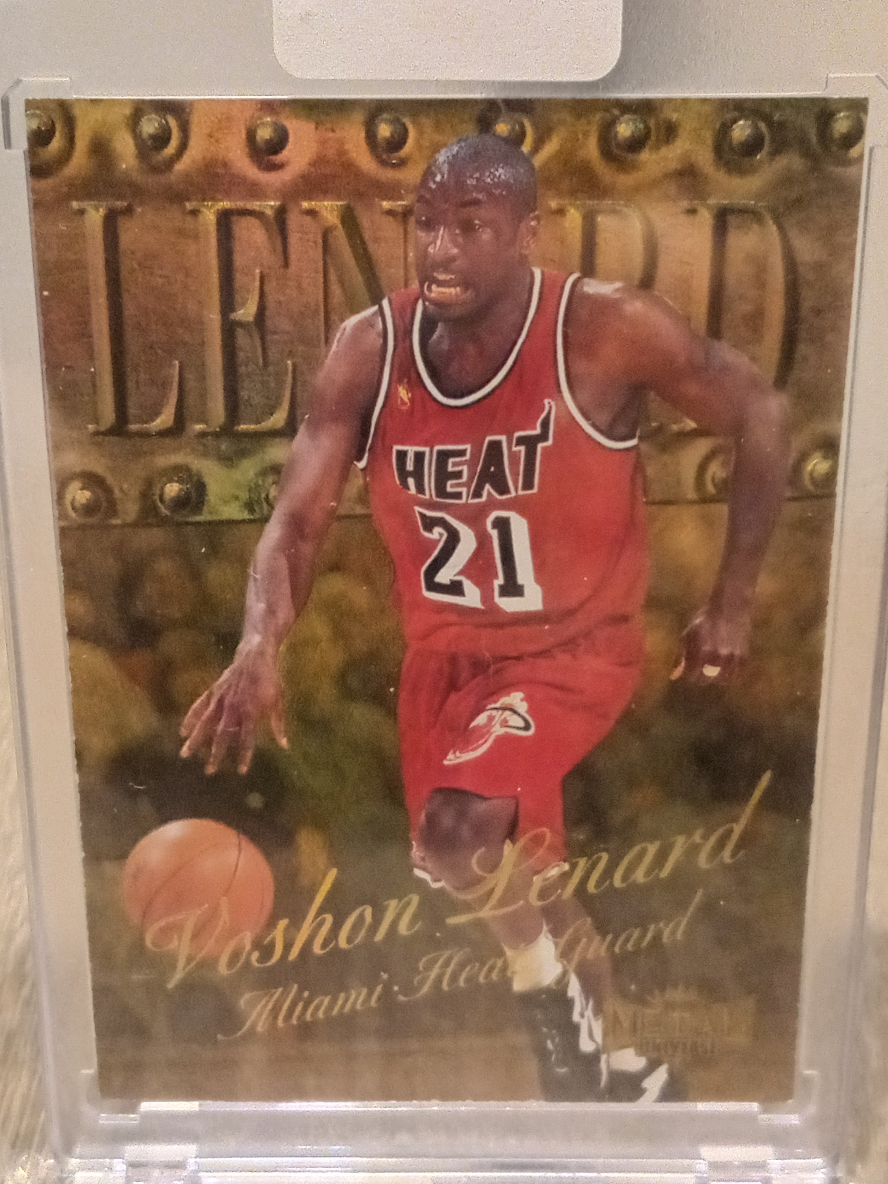 Voshon Lenard • Precious Metal Gems Serial#31/50 • 1998 Skybox Metal Universe Basketball